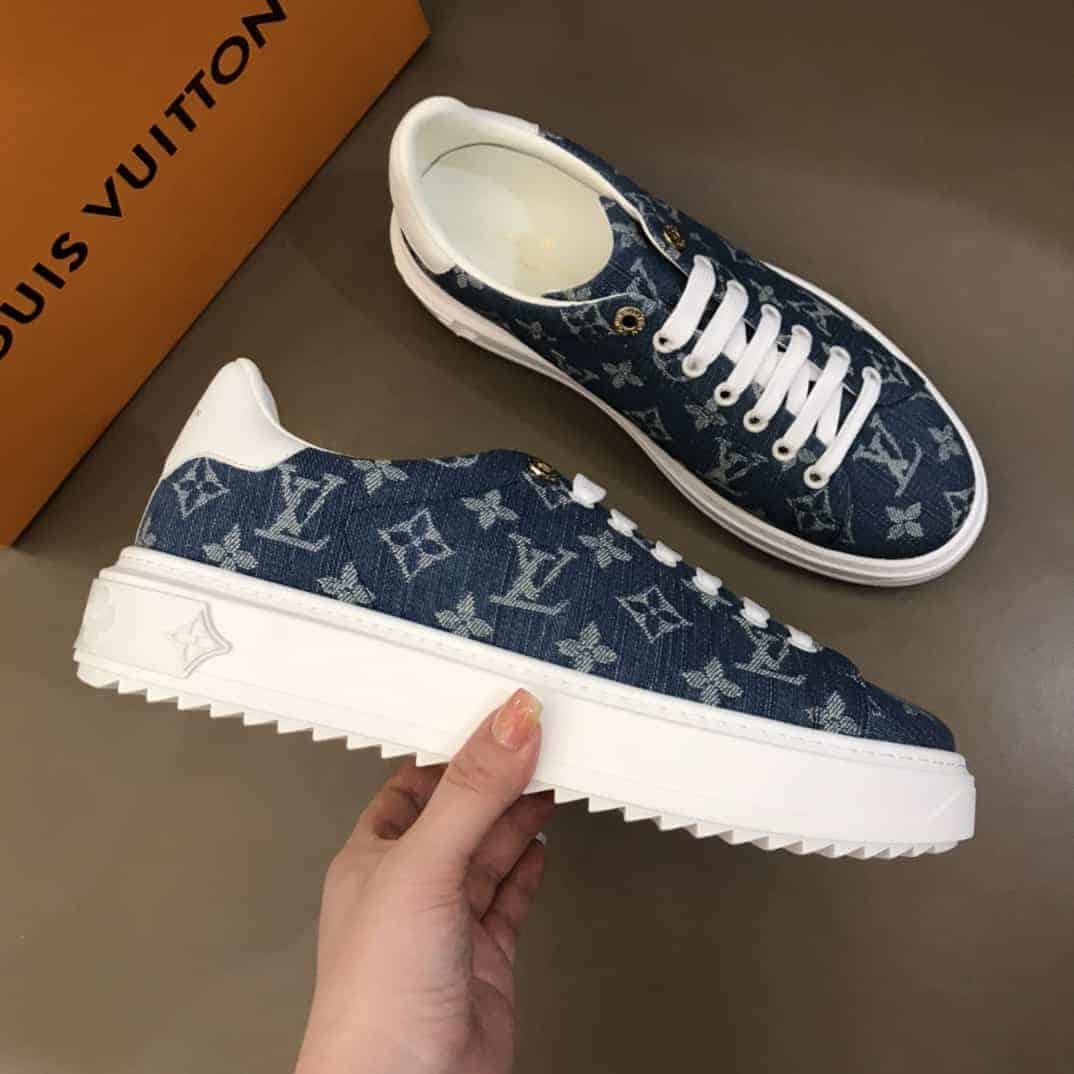 Louis Vuitton Time Out Sneaker White Sky Blue Size 35 – ＬＯＶＥＬＯＴＳＬＵＸＵＲＹ