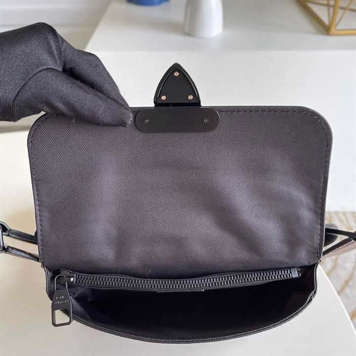 Louis Vuitton Exclusive online prelaunch - s lock sling bag (M46245,  M45864, M45807)