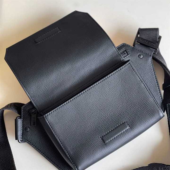 Louis Vuitton M57081 LV Aerogram Slingbag Bag in Black grained calf leather  Replica sale online ,buy fake bag