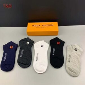 Kea on X: Louis Vuitton made cargo… socks?!  / X