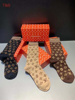 The Dope Spot - Louis Vuitton Socks BACK!!! ALL COLORS AVAILABLE 😉 $15 a  pair‼️ They're selling out fast. While Supplies last! Brand New! Fits up to  size 12 #louisvuittonsocks #louisvuitton #lv #