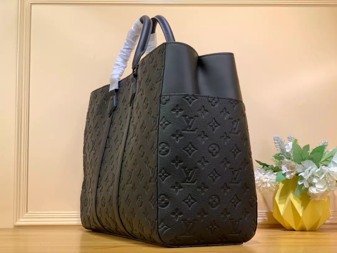 Sac Plat 24H Bag - Luxury Monogram Taurillon Leather Black