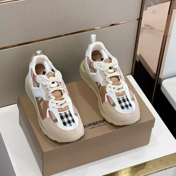 BURBERRY LEATHER AND SUEDE SNEAKERS - BBR129