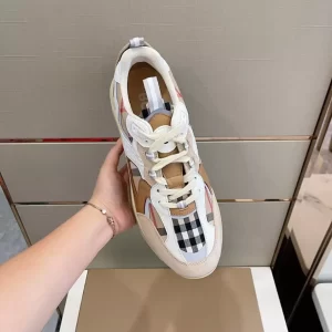 BURBERRY LEATHER AND SUEDE SNEAKERS - BBR129