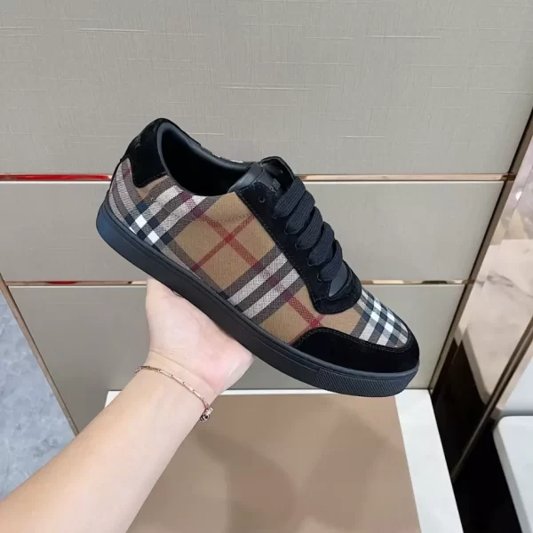 BURBERRY VINTAGE CHECK COTTON AND SUEDE SNEAKERS - BBR119